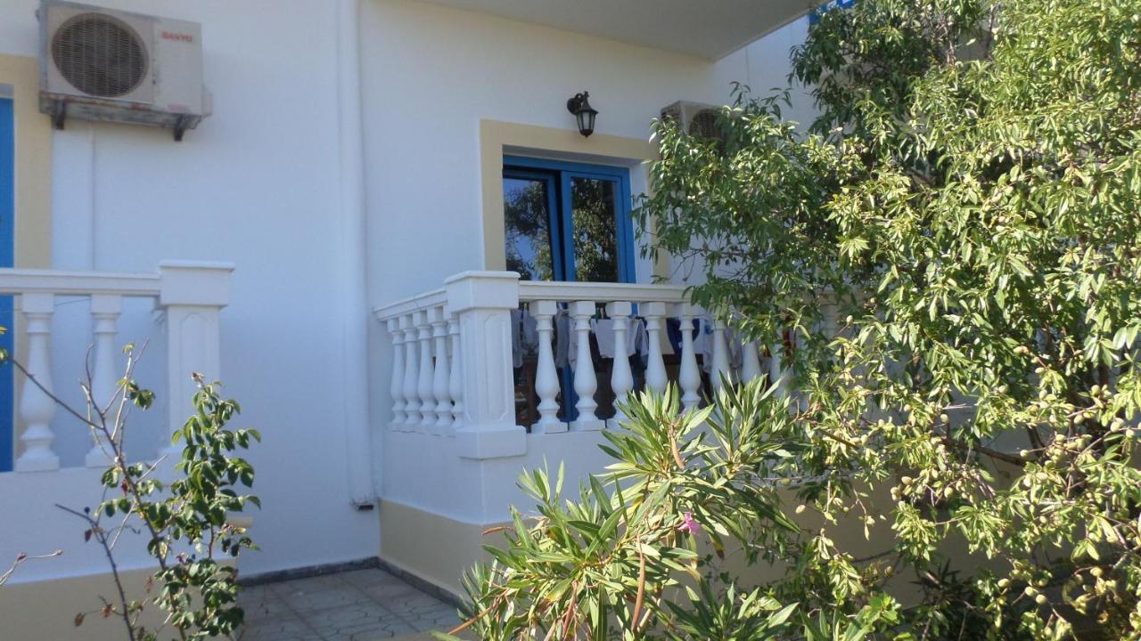 Aeriko Hotel Apartments Agia Marina  Zewnętrze zdjęcie