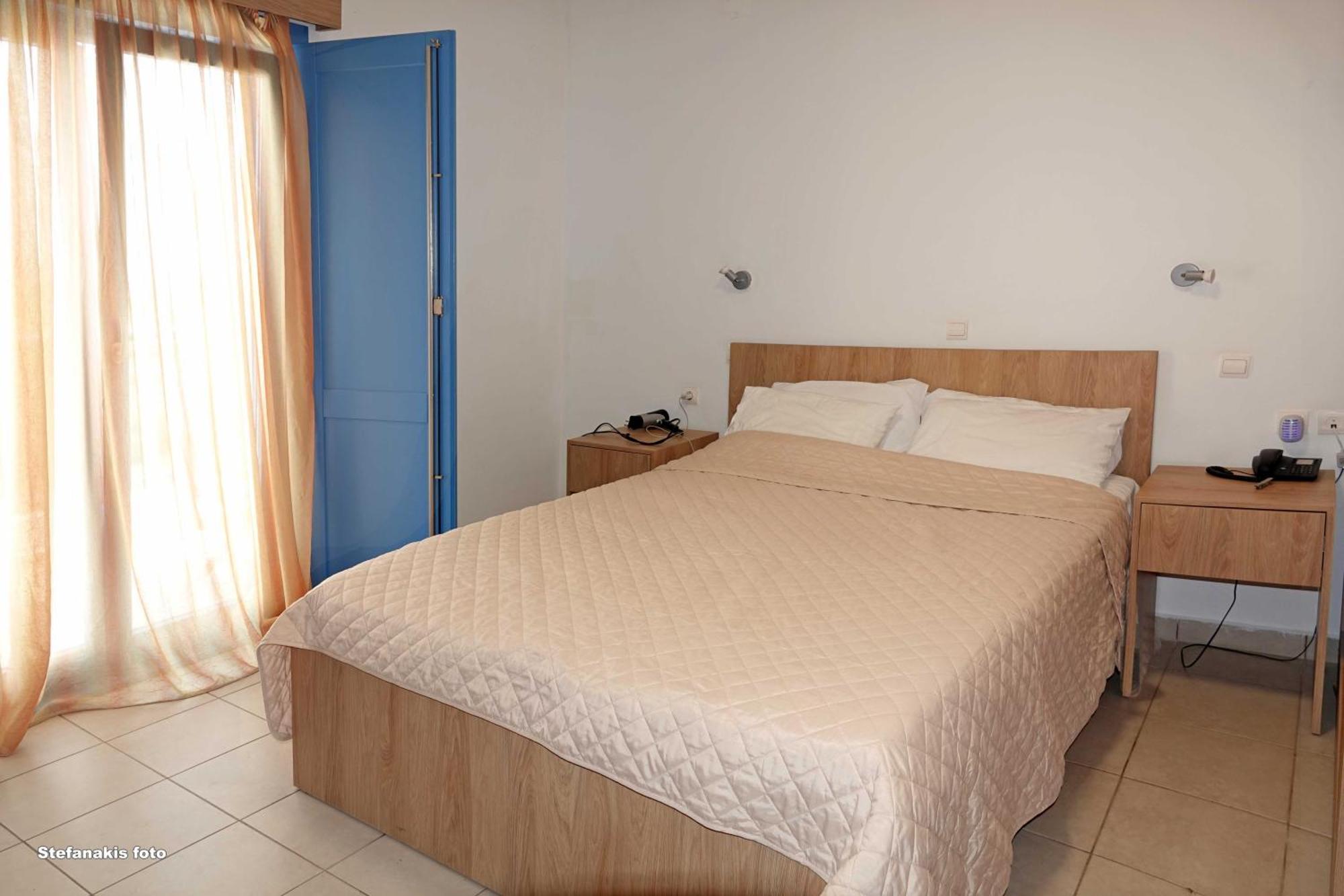 Aeriko Hotel Apartments Agia Marina  Zewnętrze zdjęcie