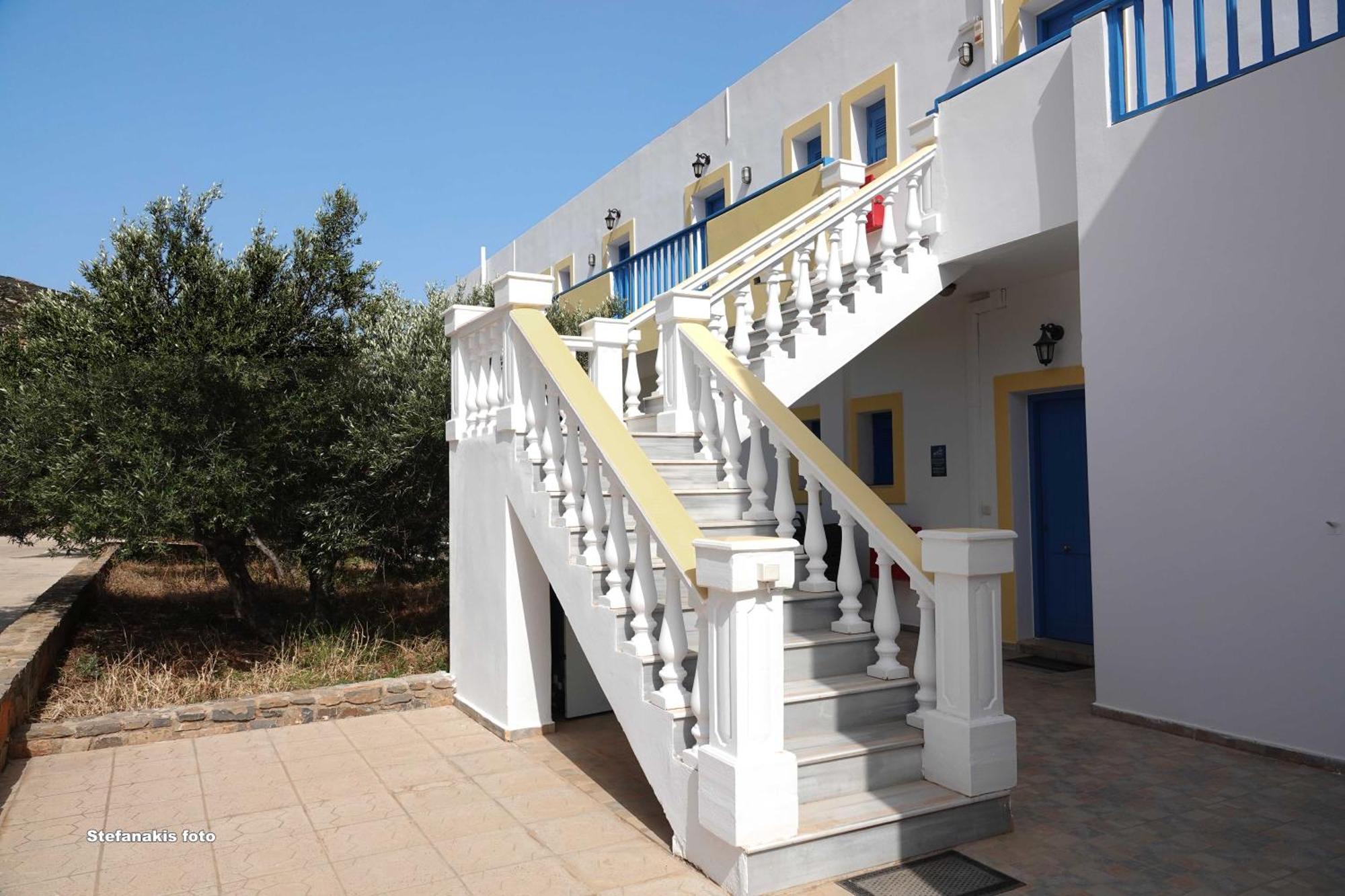 Aeriko Hotel Apartments Agia Marina  Zewnętrze zdjęcie